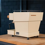 La Marzocco Linea Micra Elfenbein und Eiche Detailansicht Griff