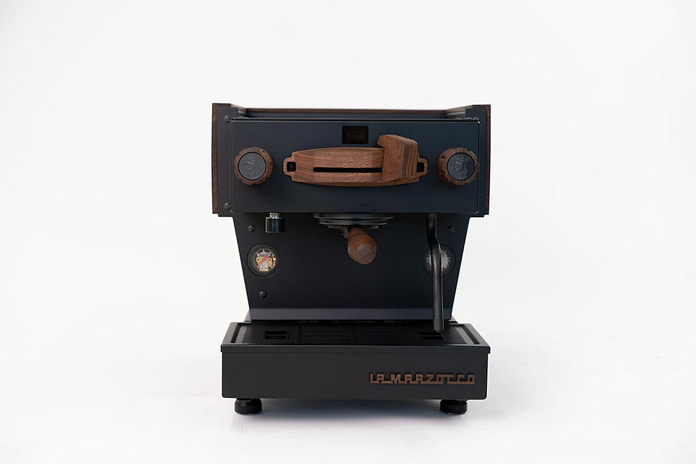 La Marzocco Linea Mini R Custom Made All Black mit Holz
