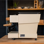 La Marzocco Linea Micra Elfenbein und Eiche Detailansicht Dampflanze