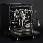 ECM Synchronika II Espressomaschine in Küchenumgebung