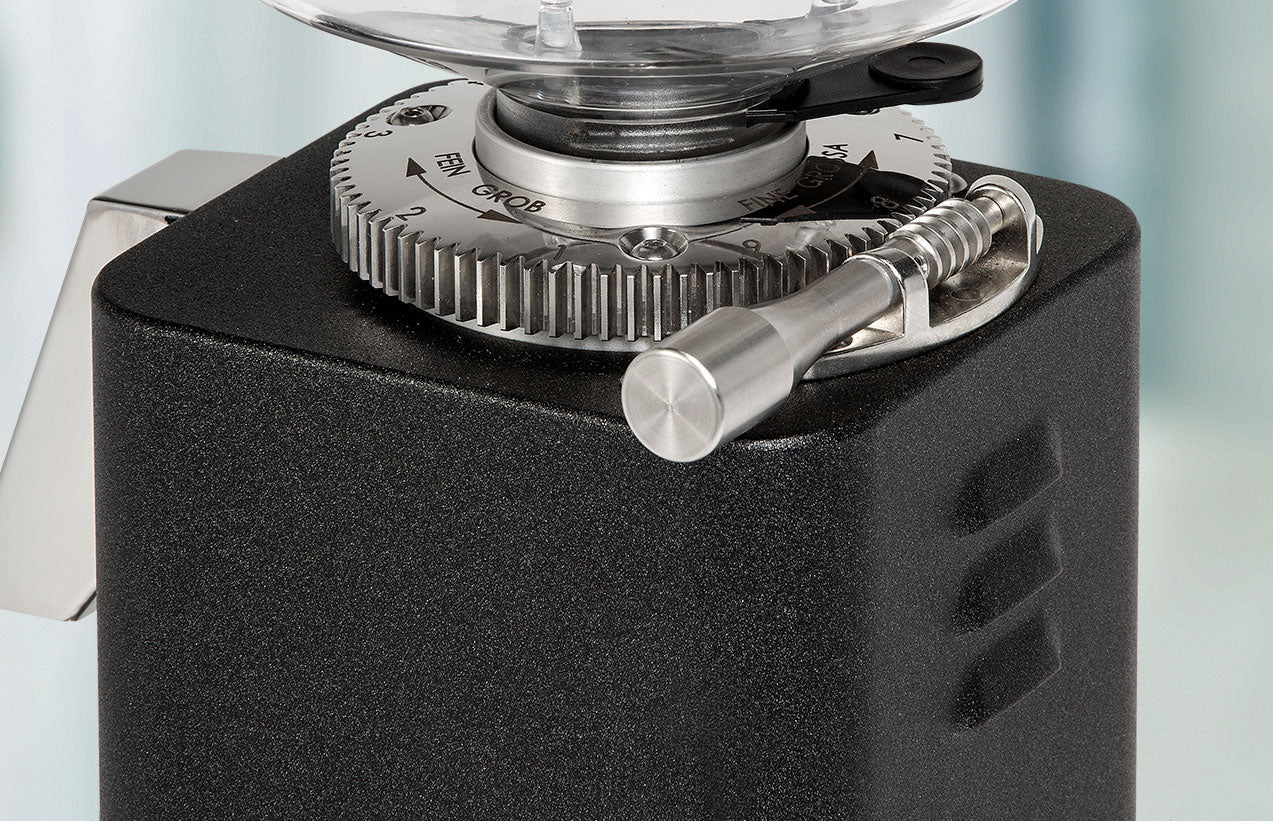 ECM S-Automatik 64 Anthrazit Detailansicht Mahlgradverstellung