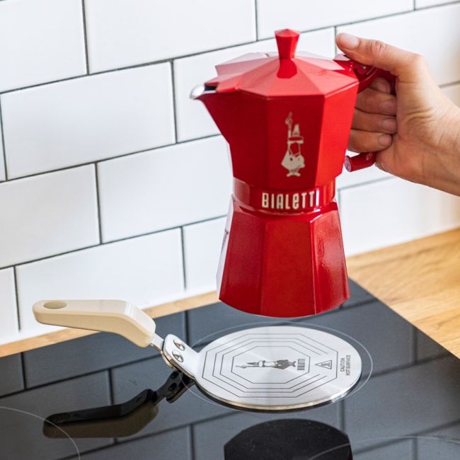 Bialetti Exclusive Adapterplatte Induktion Beige in Anwendung
